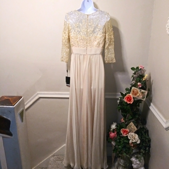 La Femme Beige Sequin & Lace Bodice Mother Of The Bride Dress Style 19318 Size 8 - Picture 10 of 12